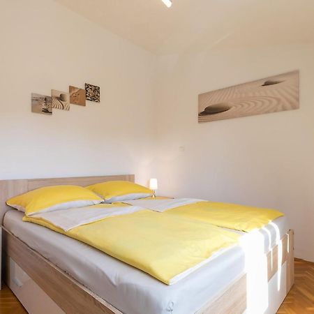 Nada Apartment Porec Exterior photo